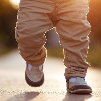 child first steps| راه رفتن کودک